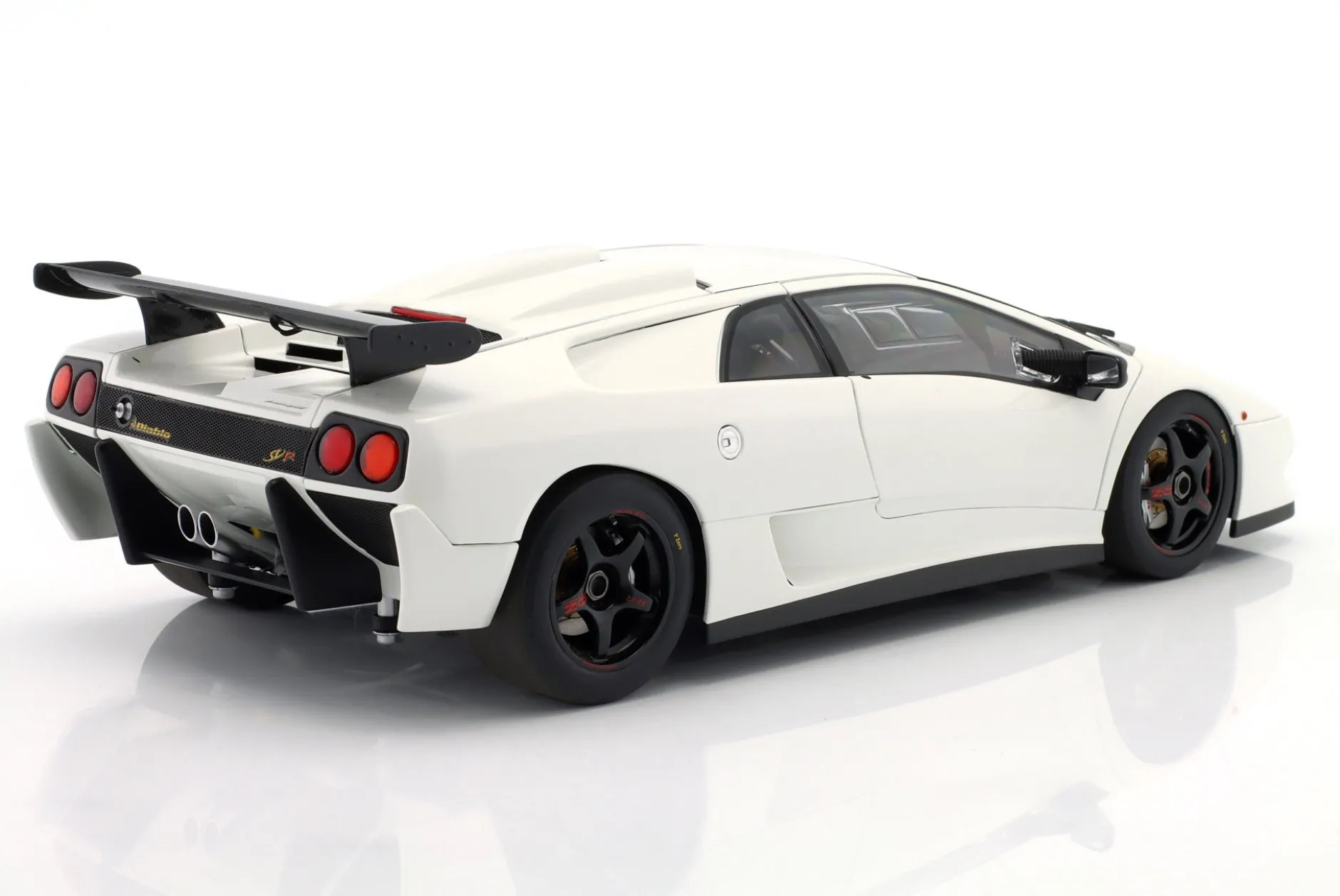 Lamborghini Diablo SV R Baujahr 1996 weiß 1:18 AUTOart