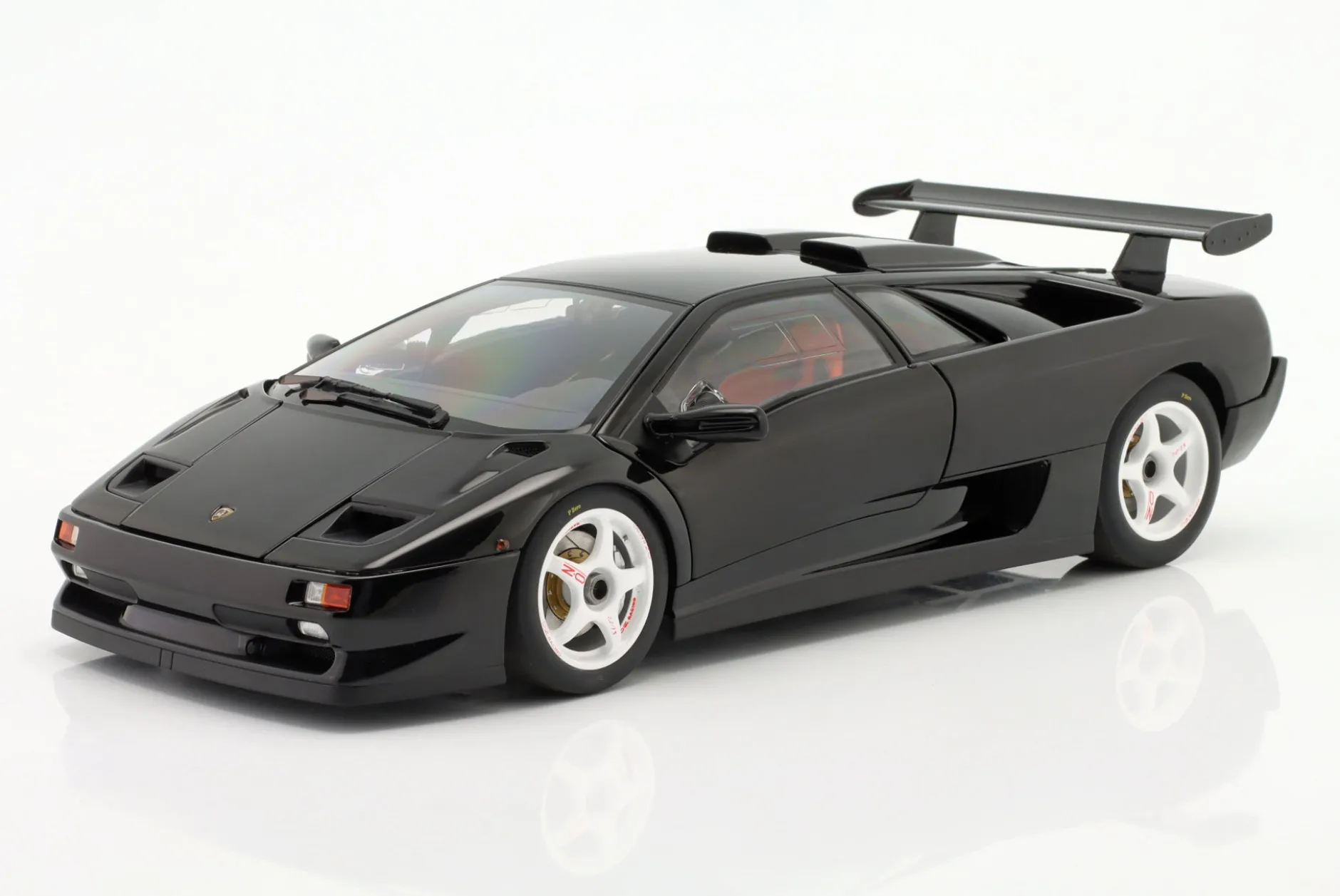 Lamborghini Diablo SV R Baujahr 1996 tiefschwarz 1:18 AUTOart