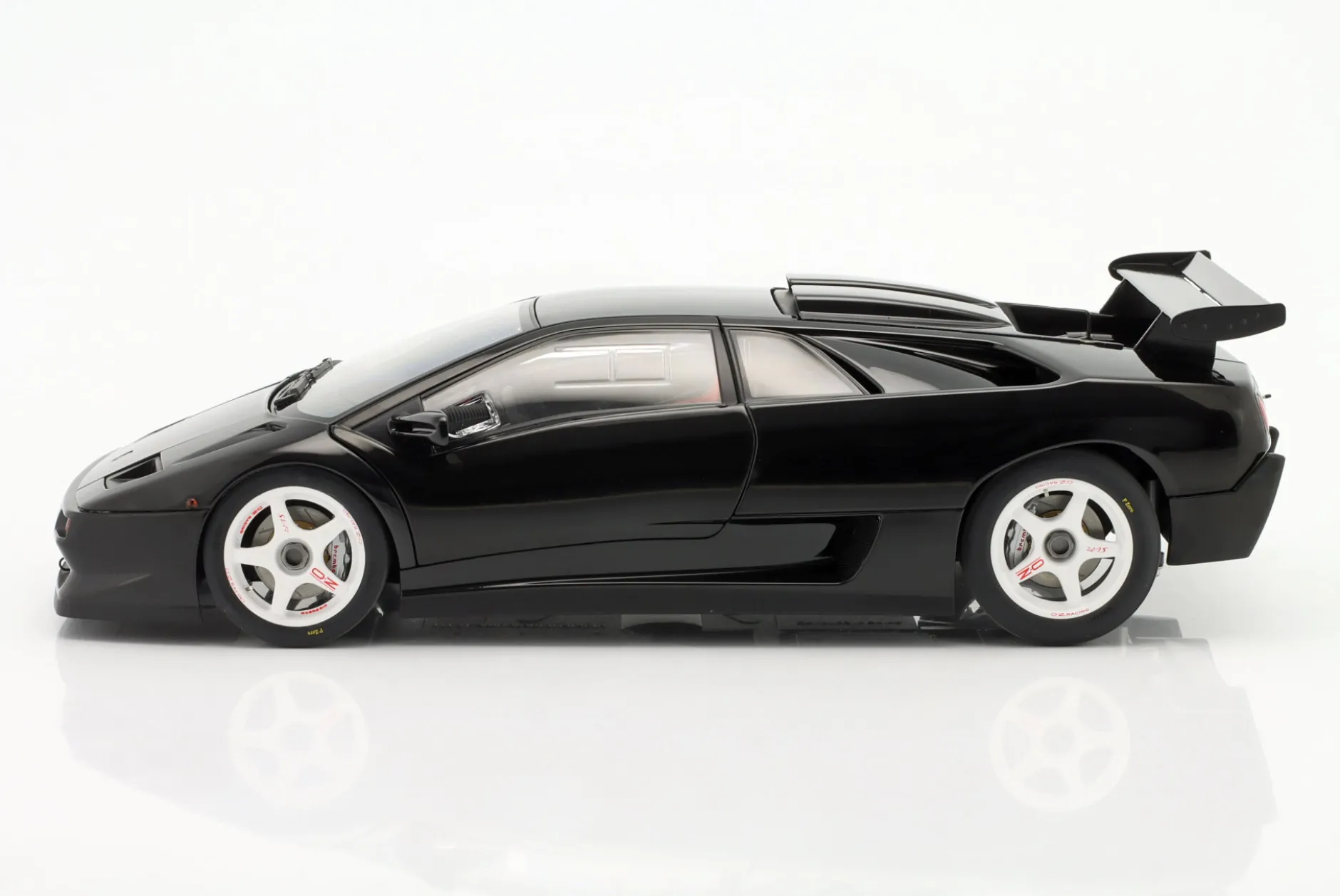 Lamborghini Diablo SV R Baujahr 1996 tiefschwarz 1:18 AUTOart