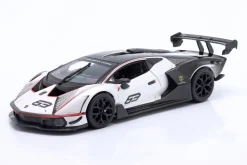 Lamborghini Essenza SCV12 Baujahr 2021 weiß metallic / schwarz 1:24 Bburago
