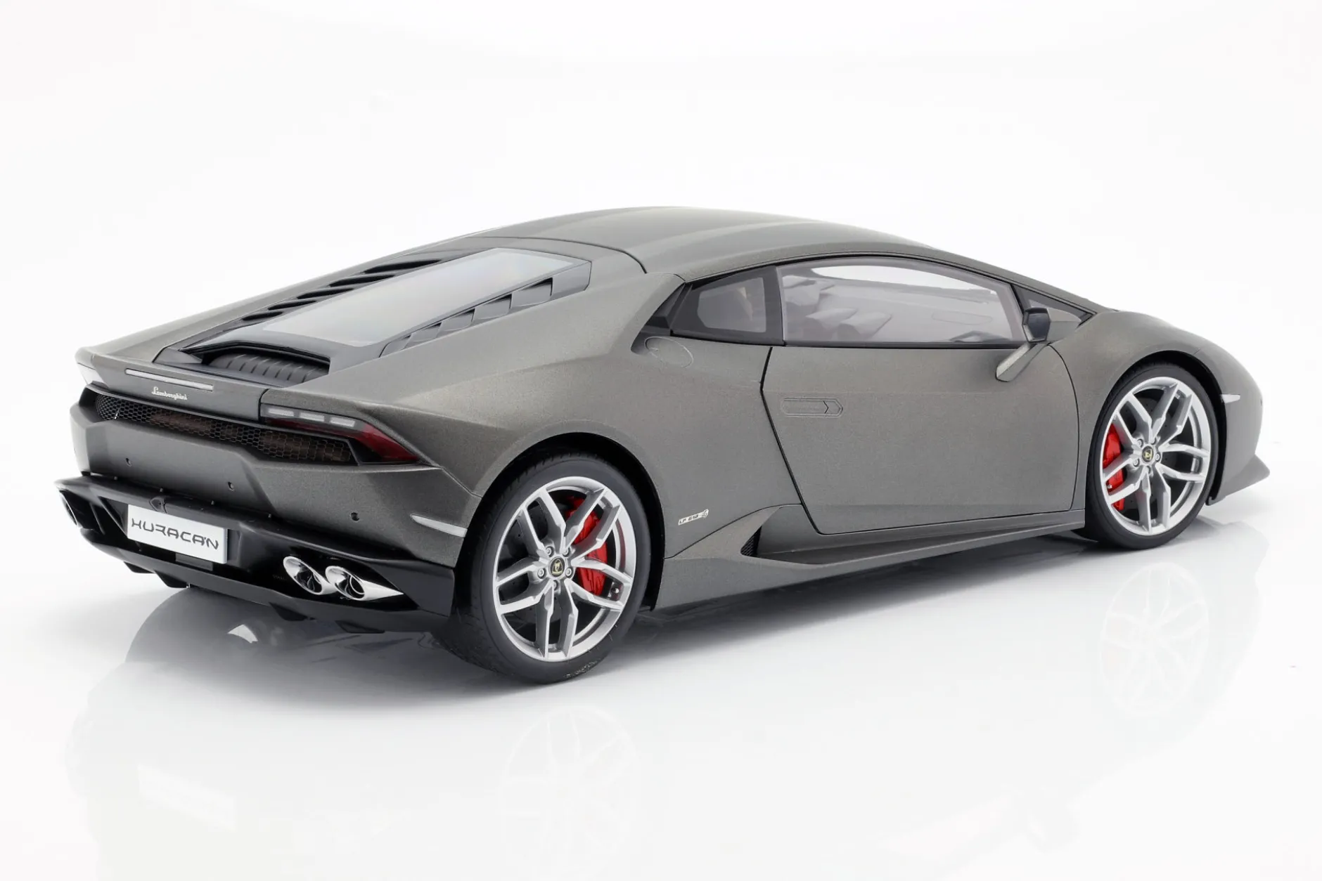 Lamborghini Huracan LP610-4 Baujahr 2014 mattgrau 1:12 AUTOart