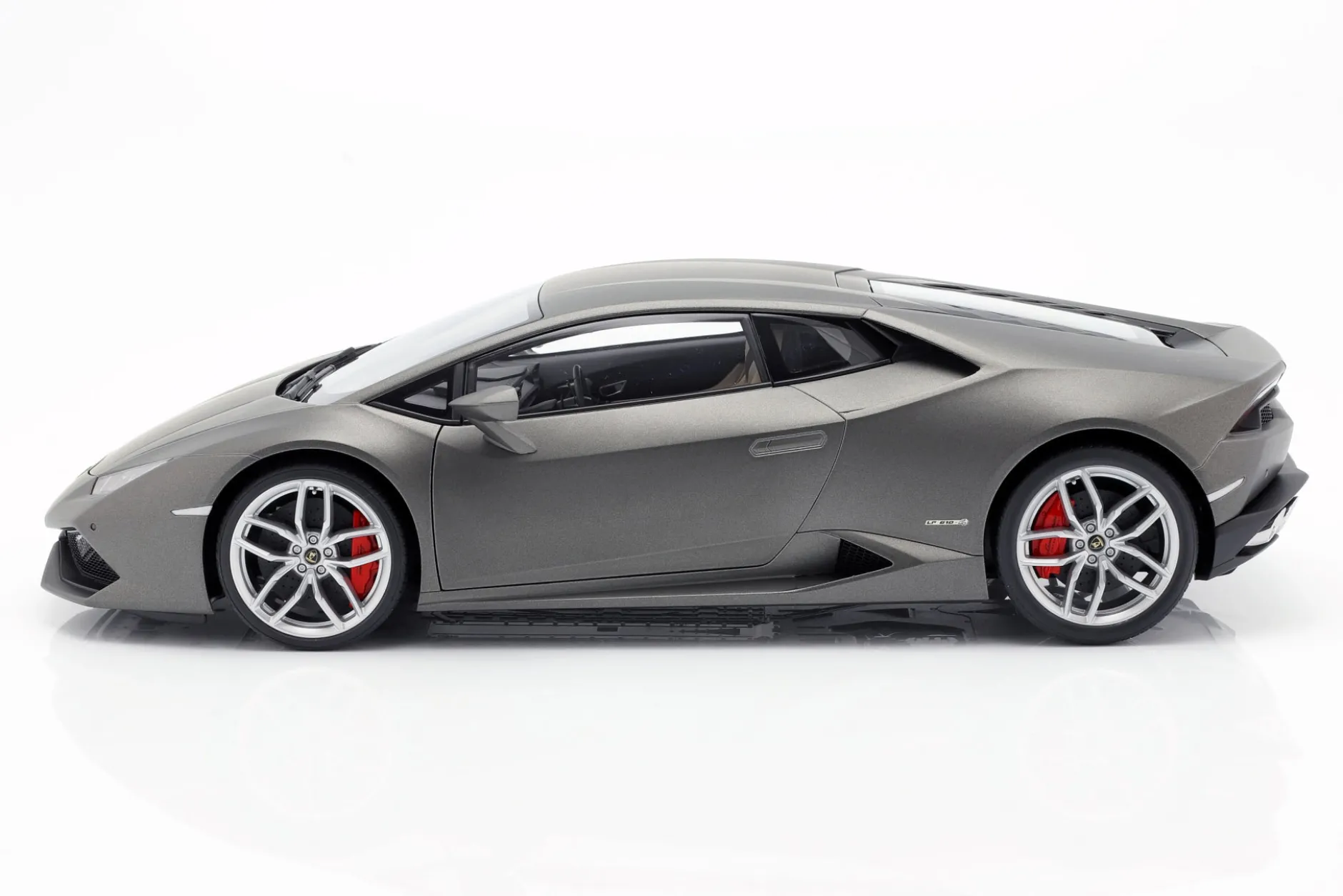 Lamborghini Huracan LP610-4 Baujahr 2014 mattgrau 1:12 AUTOart