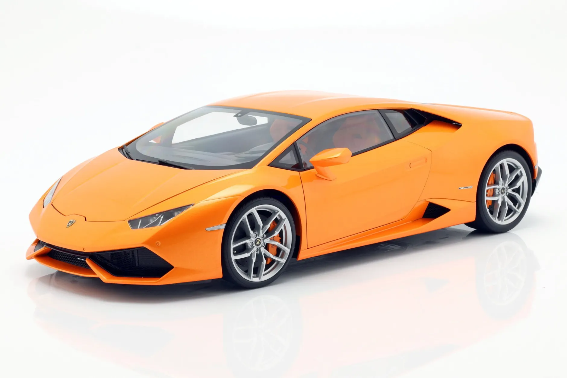 Lamborghini Huracan LP610-4 Baujahr 2014 borealis orange 1:12 AUTOart