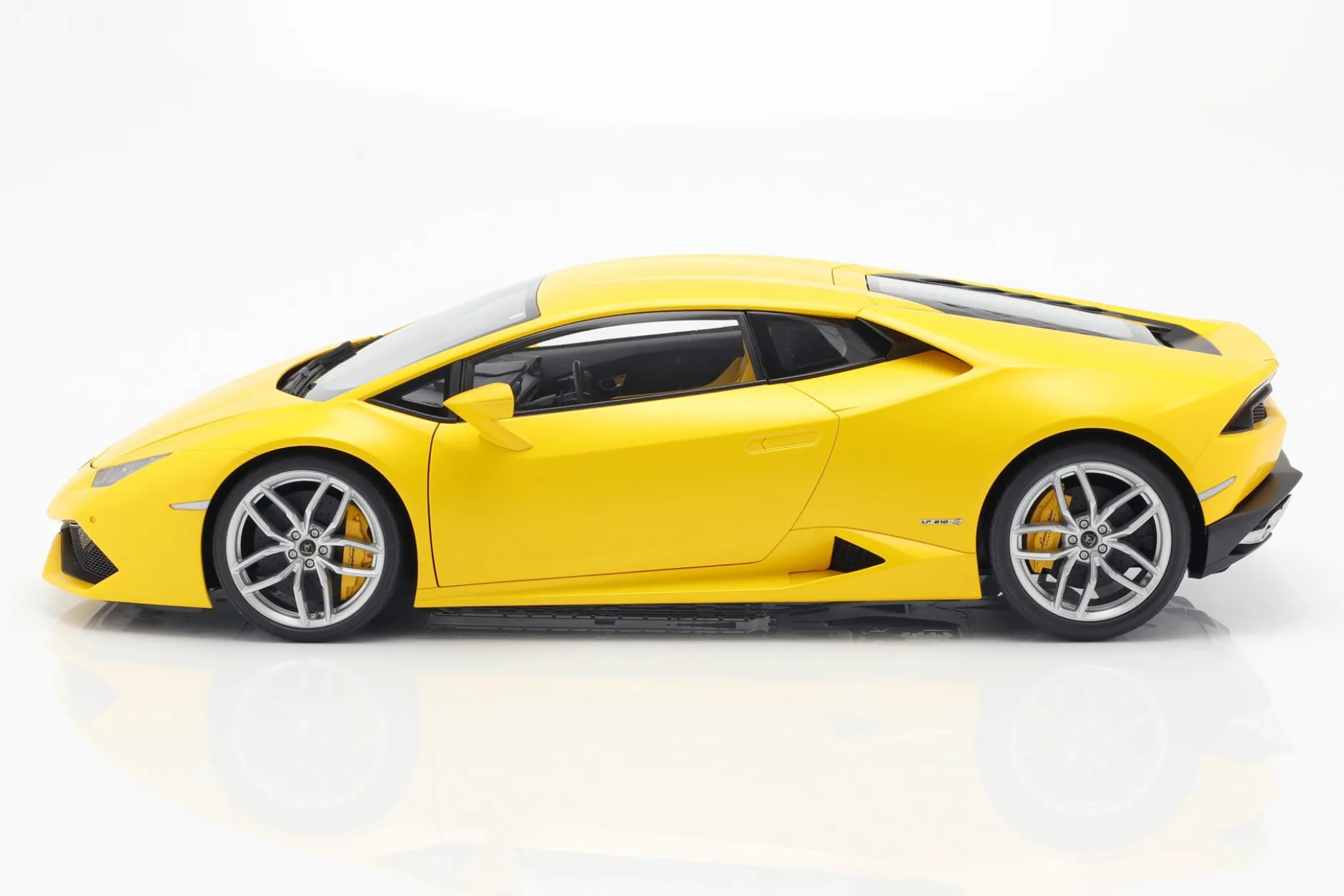 Lamborghini Huracan LP 610-4 Baujahr 2014 gelb 1:12 AUTOart