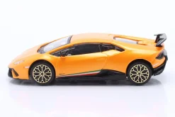 Lamborghini Huracan Performante Baujahr 2017 orange metallic 1:43 Bburago