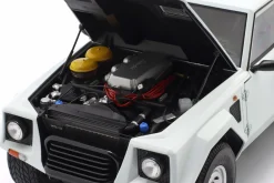 Lamborghini LM002 Pick-Up weiß 1:18 AUTOart