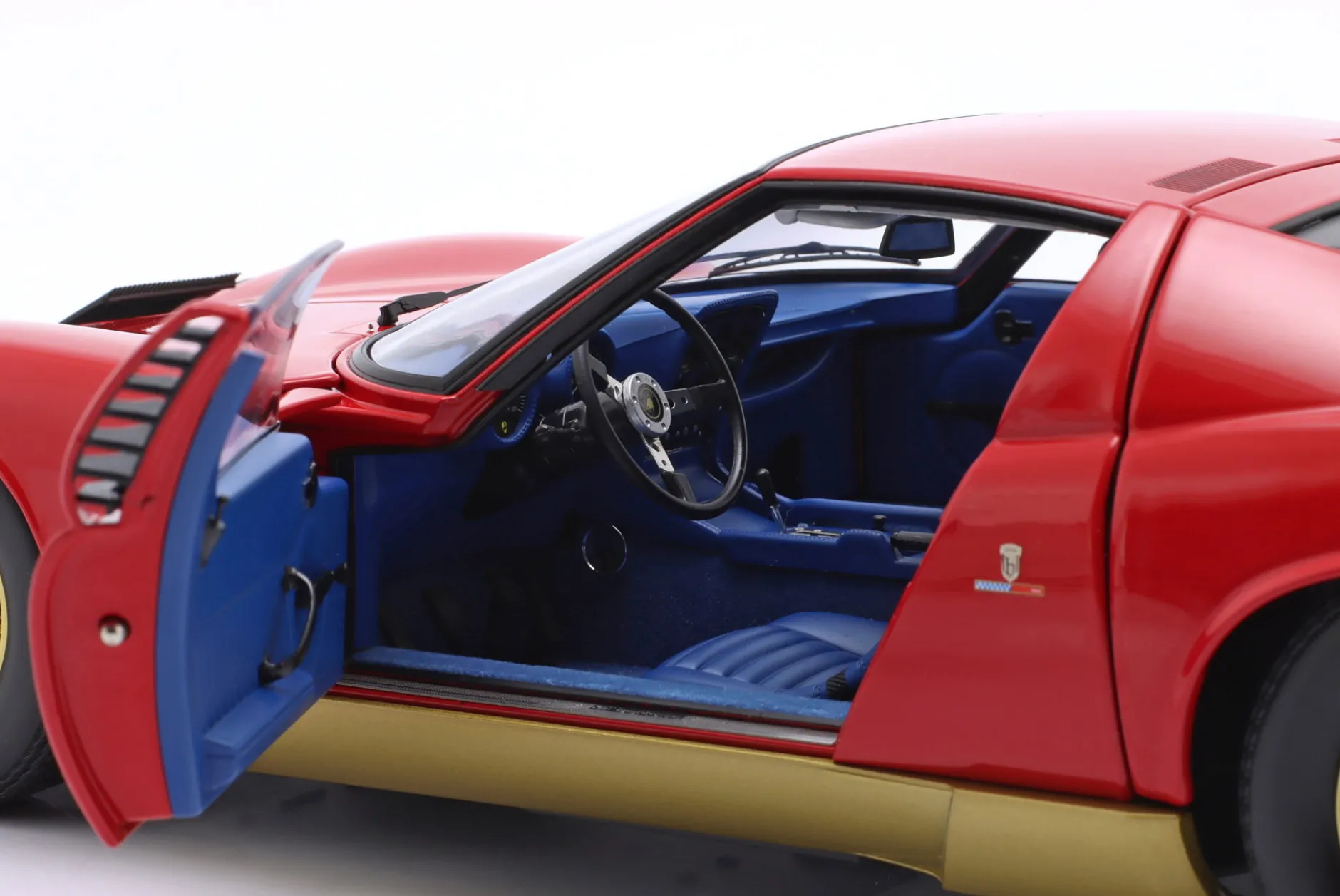 Lamborghini Miura P400 Baujahr 1968 rot / gold 1:12 Kyosho