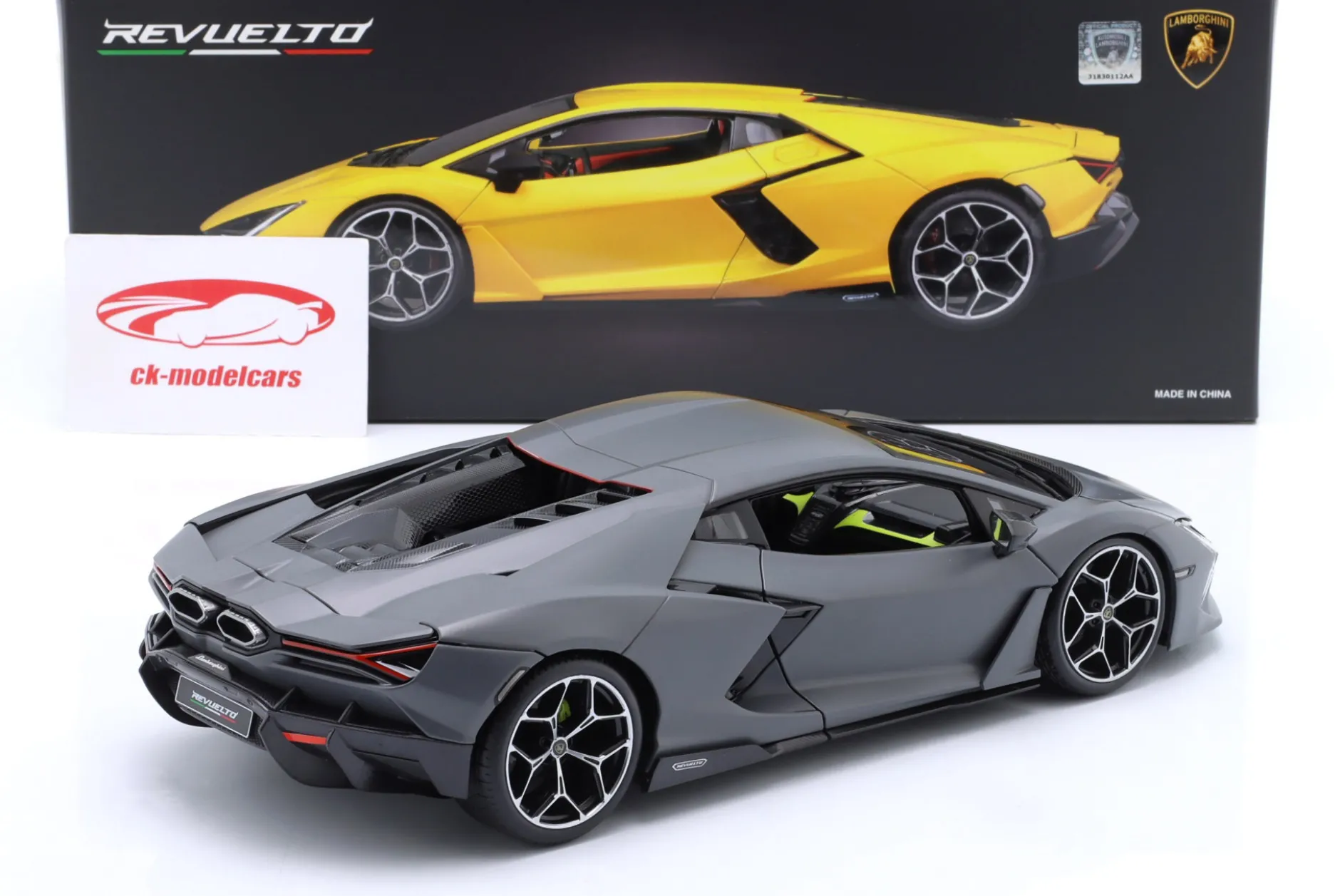 Lamborghini Revuelto Hybrid Baujahr 2023 grau 1:18 Maisto