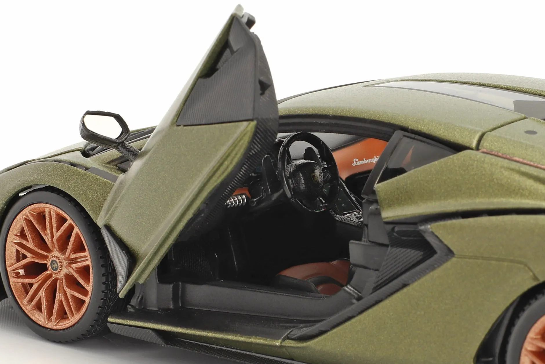Lamborghini Sian FKP 37 Baujahr 2019 matt olivgrün 1:24 Bburago