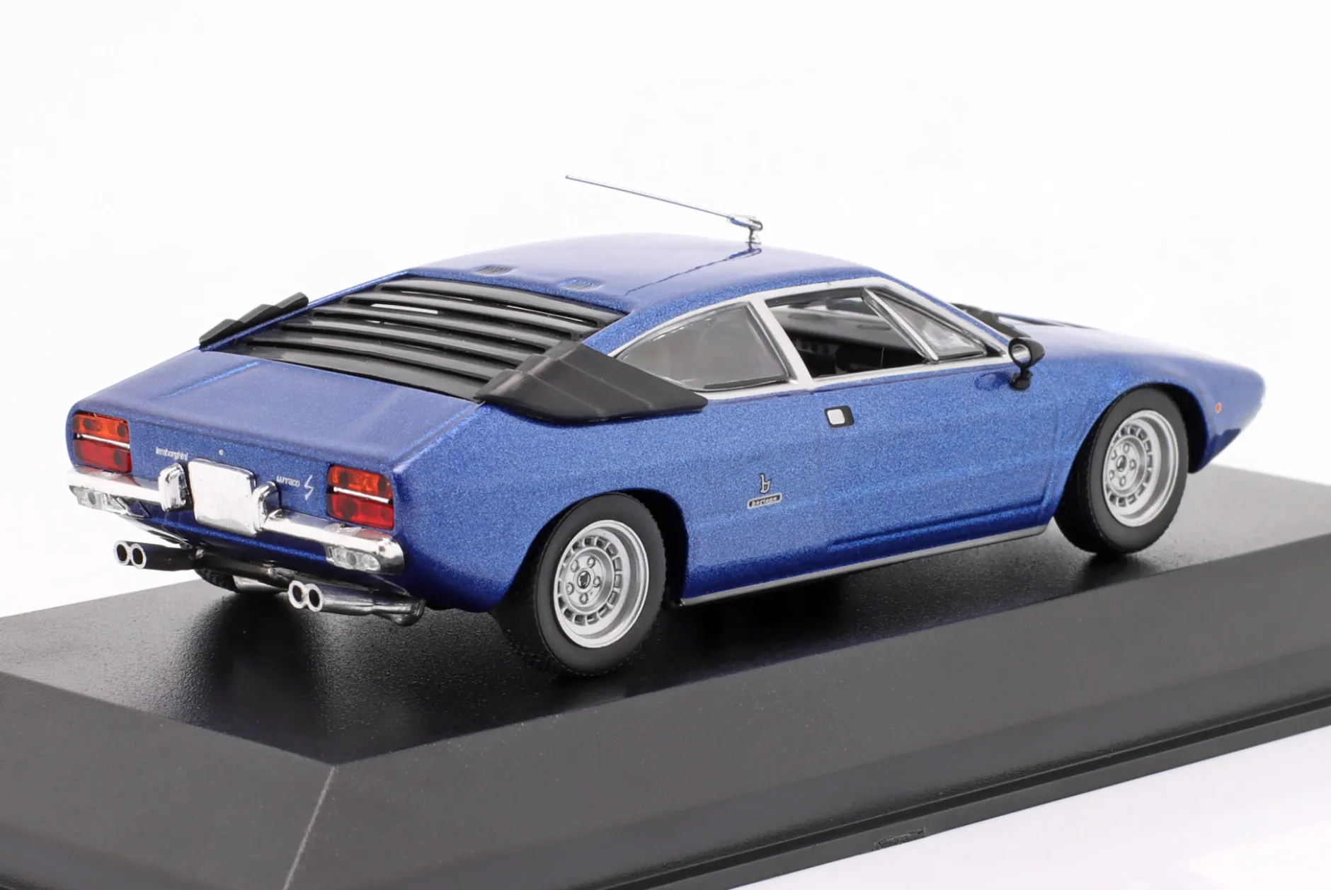 Lamborghini Urraco Baujahr 1974 blau metallic 1:43 Minichamps