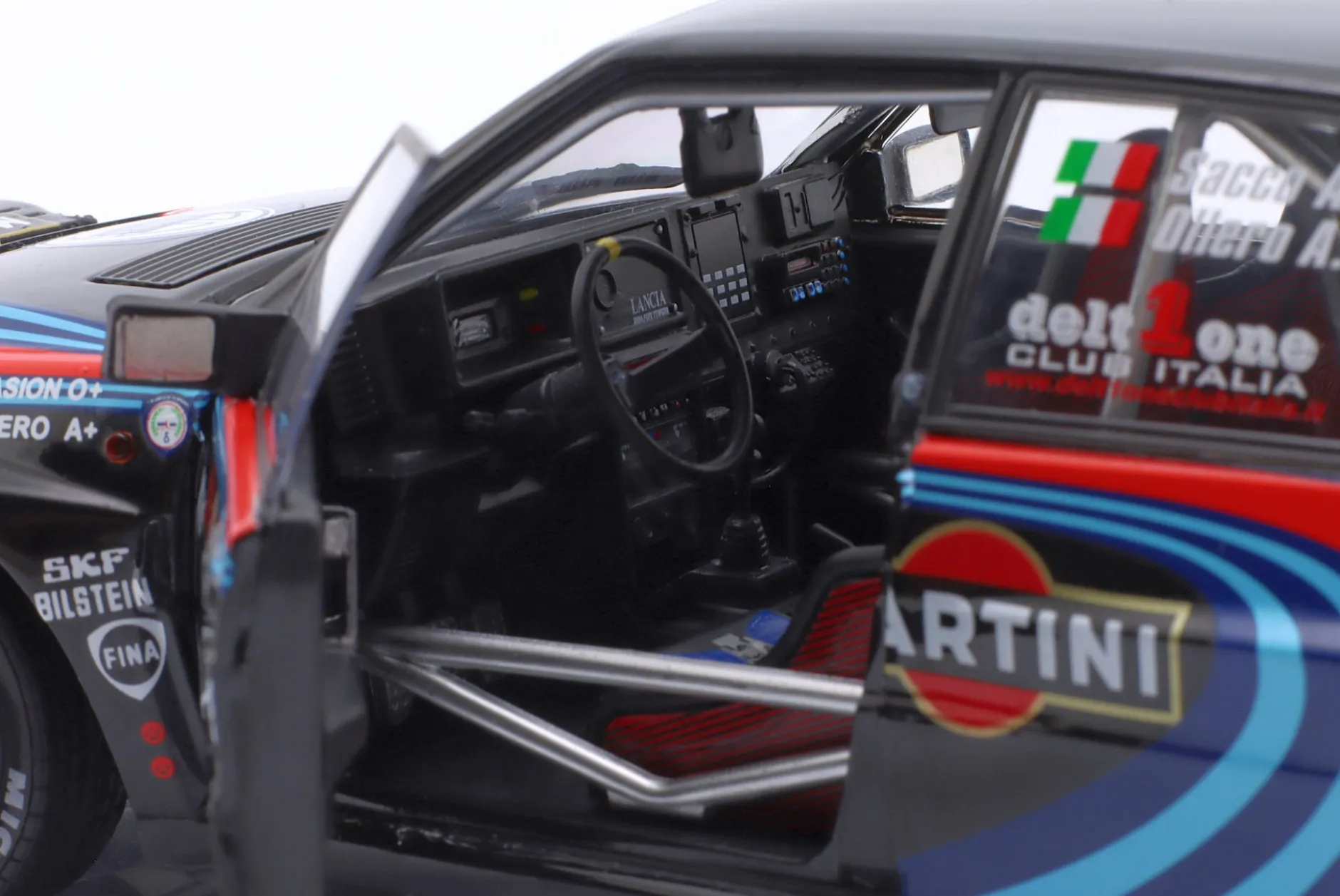 Lancia Delta HF Integrale #1 Tribute to Rallye Monte Carlo 1990 1:18 Solido