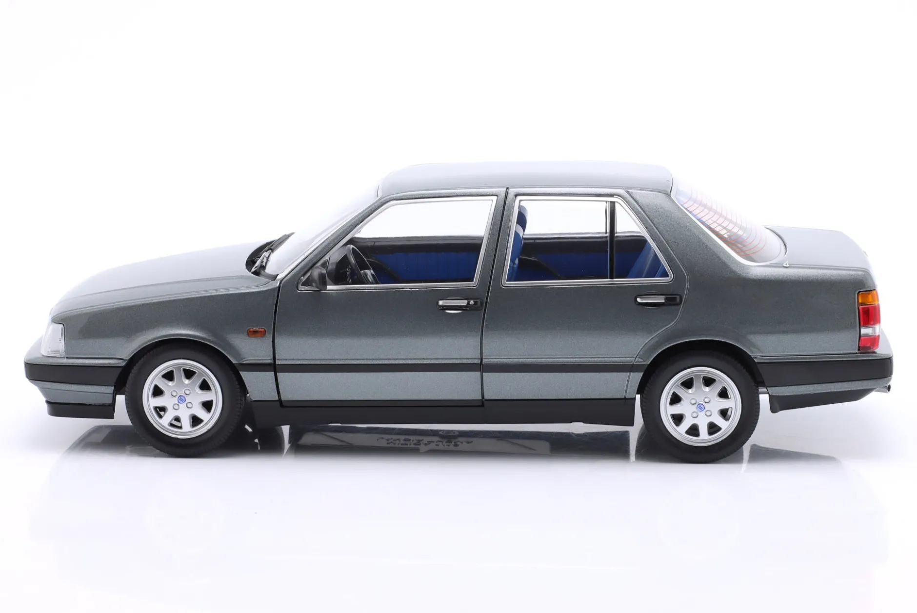 Lancia Thema Turbo i.e. 1S Baujahr 1984 grau metallic 1:18 MITICA