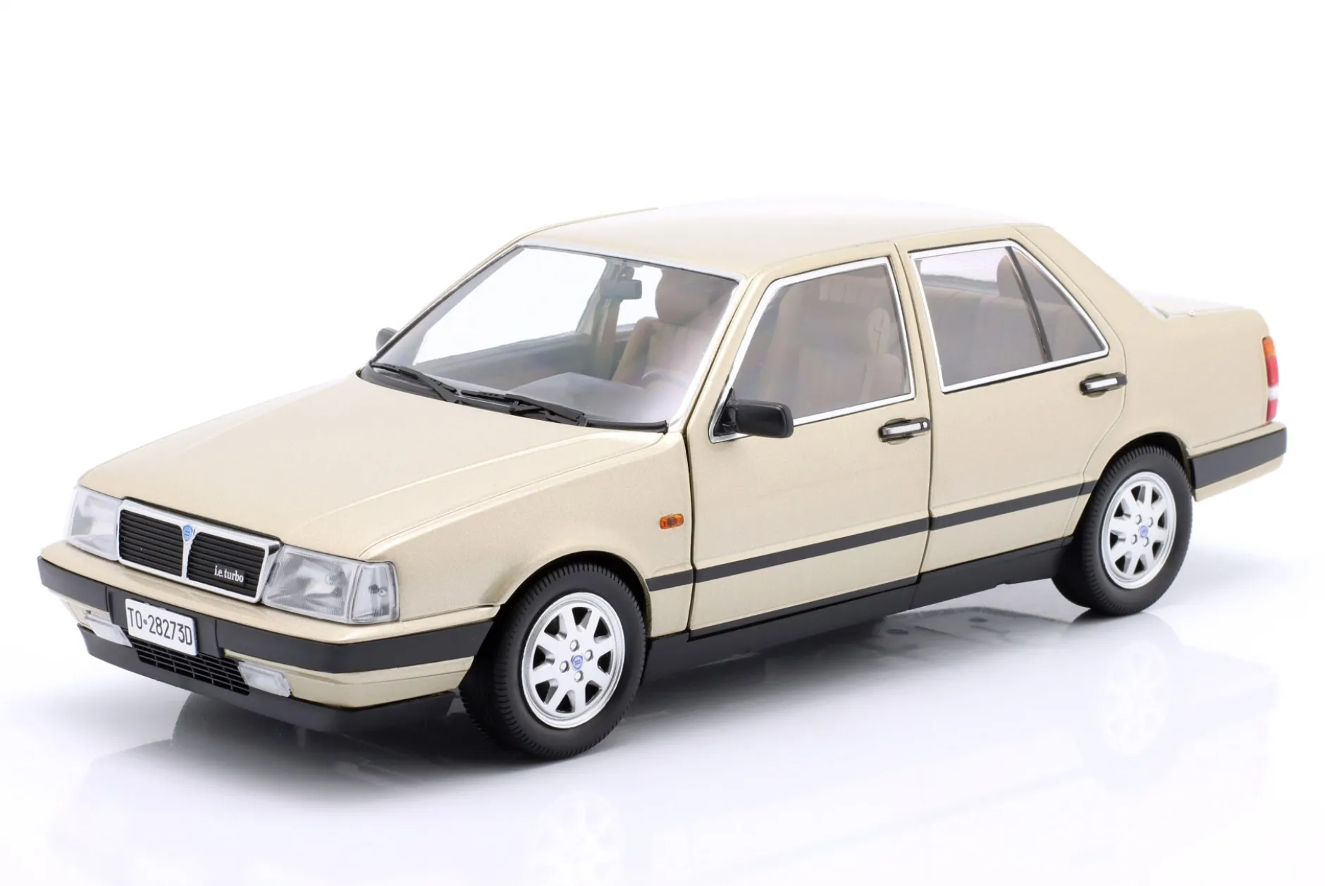 Lancia Thema Turbo i.e. 1S Baujahr 1984 platin metallic 1:18 MITICA