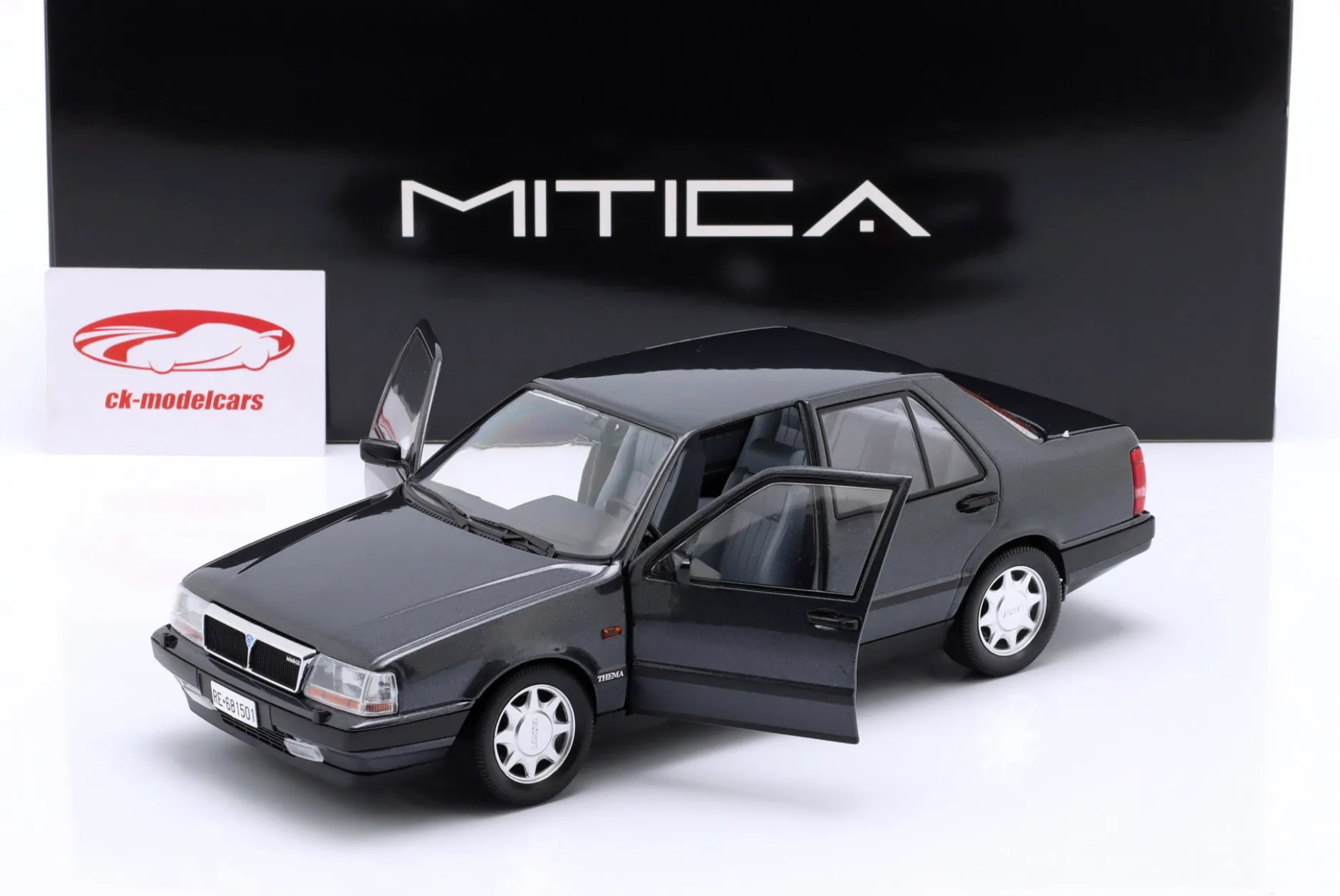 Lancia Thema Turbo 16V LX 2S Baujahr 1991 schwarz metallic 1:18 MITICA