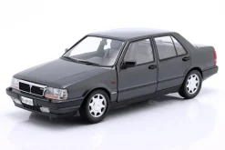 Lancia Thema Turbo 16V LX 2S Baujahr 1991 schwarz metallic 1:18 MITICA