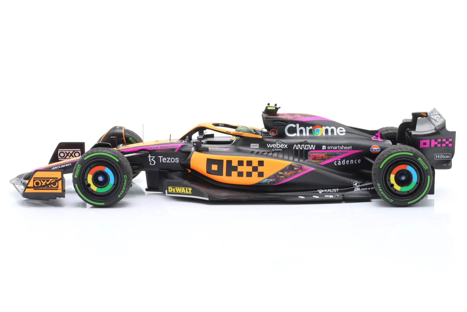 Lando Norris McLaren MCL36 #4 4th Singapur GP Formel 1 2022 1:18 Minichamps