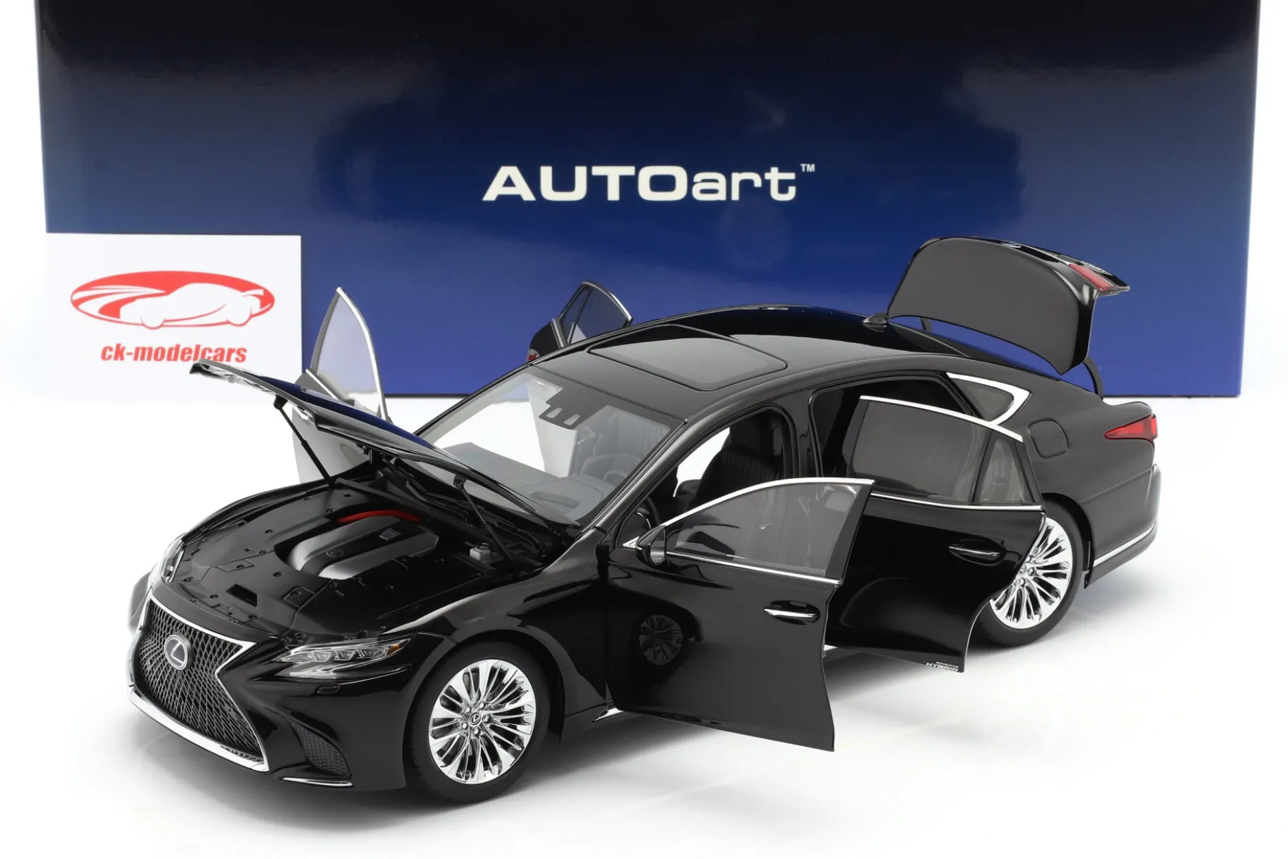 Lexus LS500h Baujahr 2018 schwarz 1:18 AUTOart