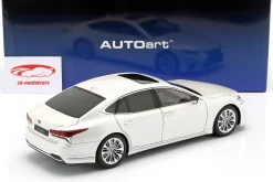 Lexus LS 500h Baujahr 2018 sonic weiß metallic 1:18 AUTOart