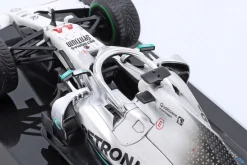 L. Hamilton Mercedes-AMG F1 W10 #44 Deutschland GP F1 Weltmeister 2019 1:24 Premium Collectibles