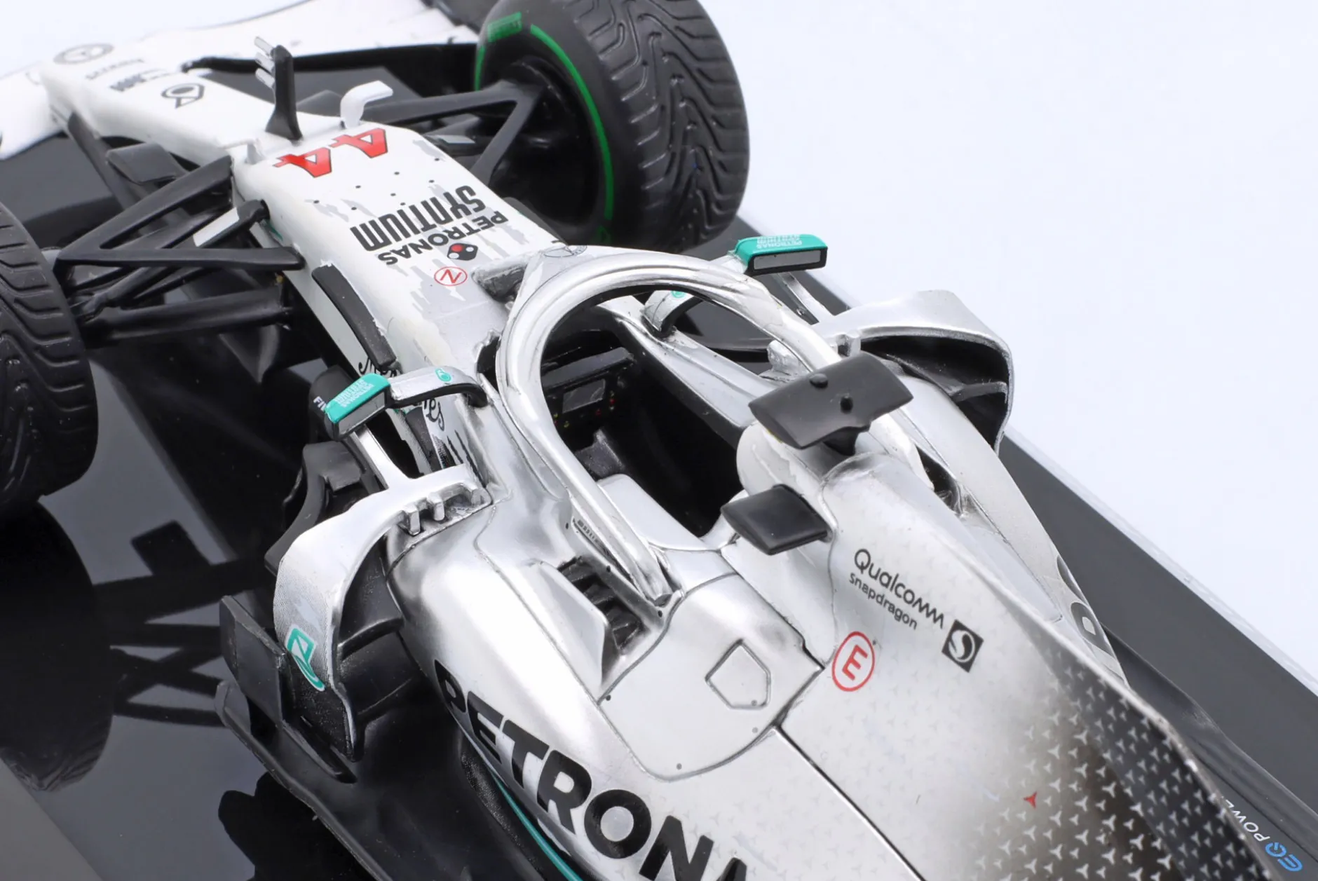 L. Hamilton Mercedes-AMG F1 W10 #44 Deutschland GP F1 Weltmeister 2019 1:24 Premium Collectibles