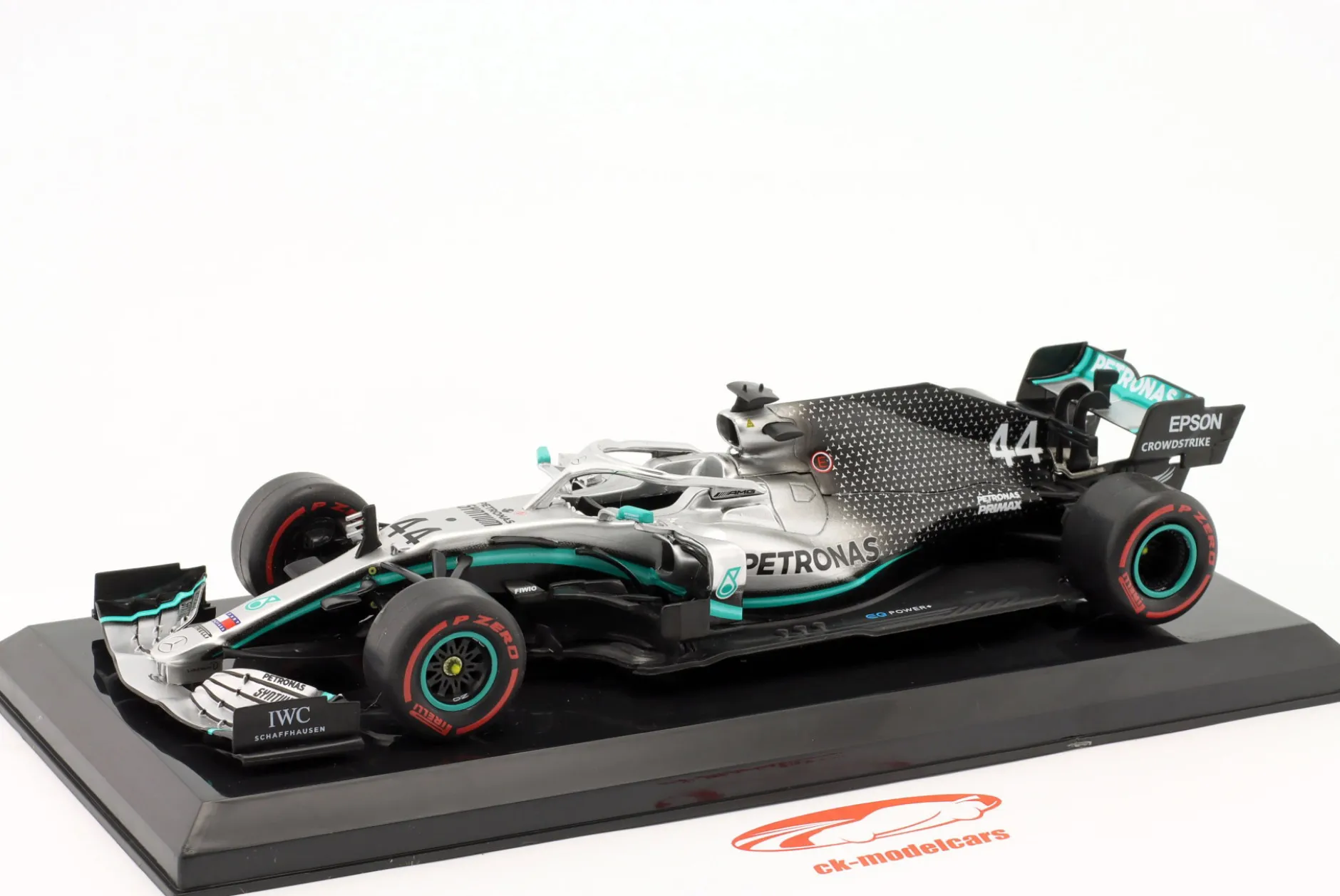 L. Hamilton Mercedes-AMG F1 W10 #44 F1 Weltmeister 2019 1:24 Premium Collectibles