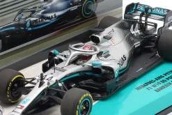 L. Hamilton Mercedes-AMG F1 W10 #44 Sieger Bahrain GP Formel 1 Weltmeister 2019 1:43 Minichamps