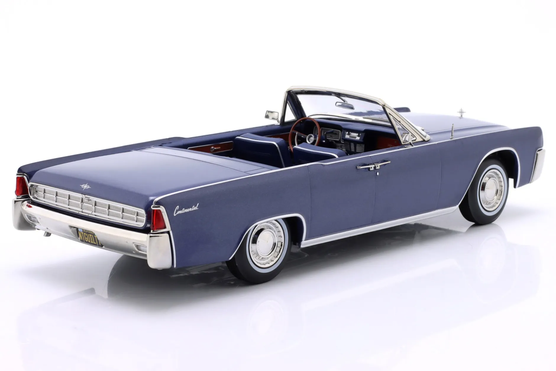 Lincoln Continental Convertible TV Serie Lincoln Lawyer 1963 blau metallic 1:18 KK-Scale