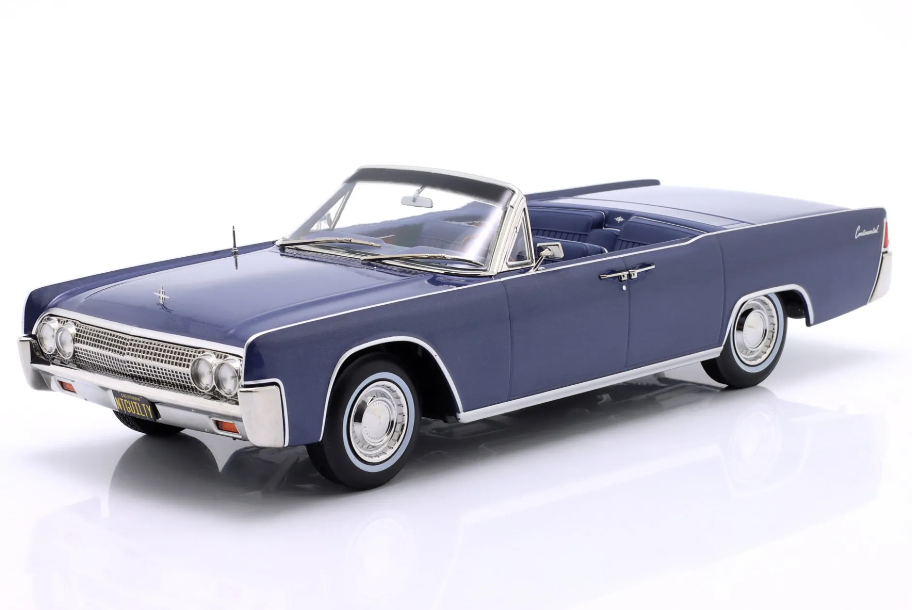 Lincoln Continental Convertible TV Serie Lincoln Lawyer 1963 blau metallic 1:18 KK-Scale