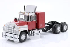 Mack RL 700L Sattelzugmaschine 1974 rot metallic / silber 1:18 Road Kings