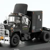 Mack R-Series Sattelzugmaschine Baujahr 1966 schwarz 1:43 Ixo