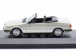Maserati Biturbo Spyder Baujahr 1984 silber metallic 1:43 Minichamps
