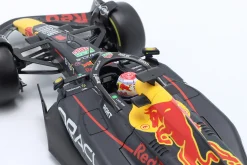 Max Verstappen Red Bull Racing RB19 #1 Formel 1 Weltmeister 2023 1:18 Bburago