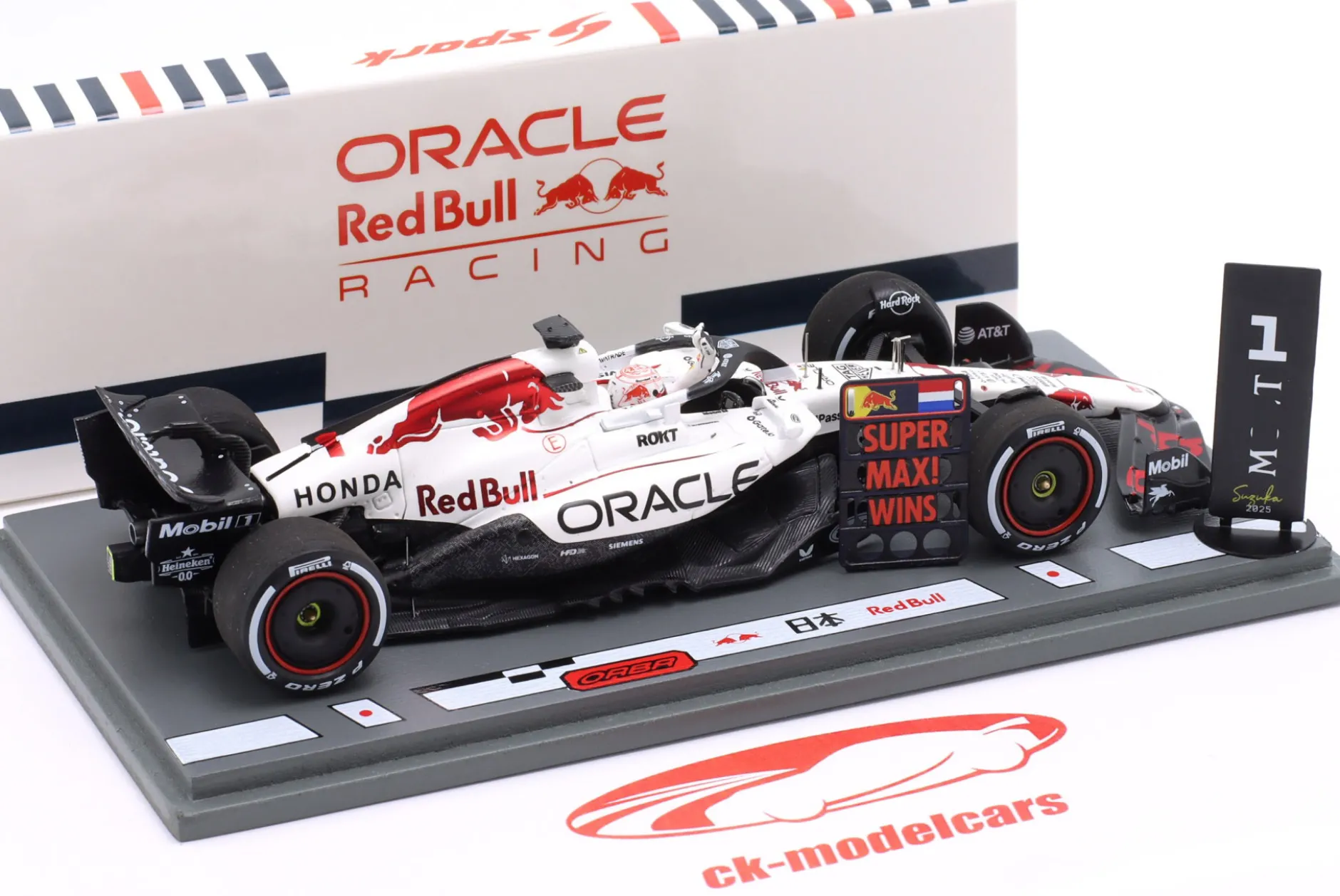 Max Verstappen Red Bull RB21 #1 Sieger Japan GP Formel 1 2025 1:43 Spark