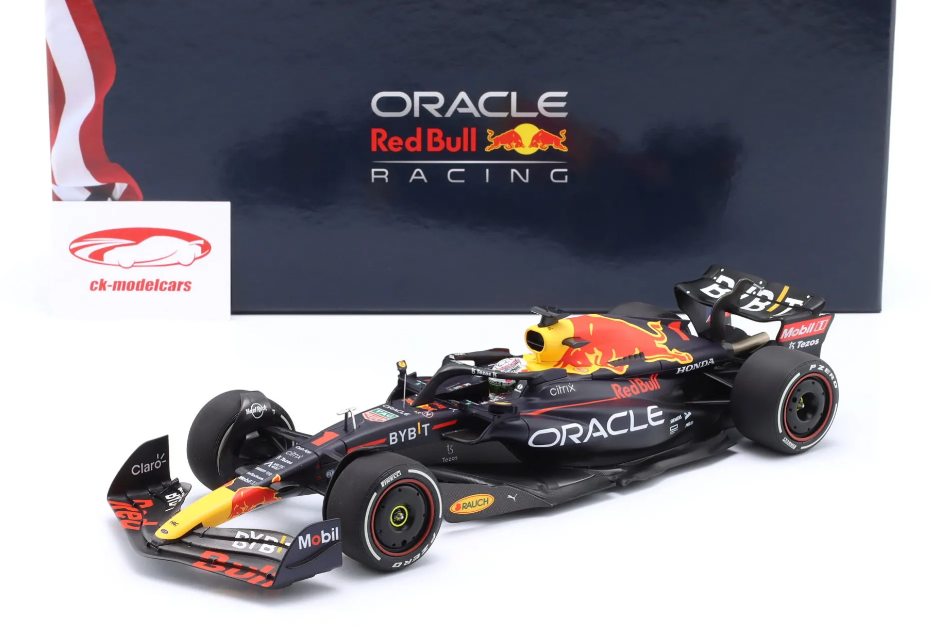 Max Verstappen Red Bull RB18 #1 Sieger USA GP Formel 1 Weltmeister 2022 1:18 Minichamps
