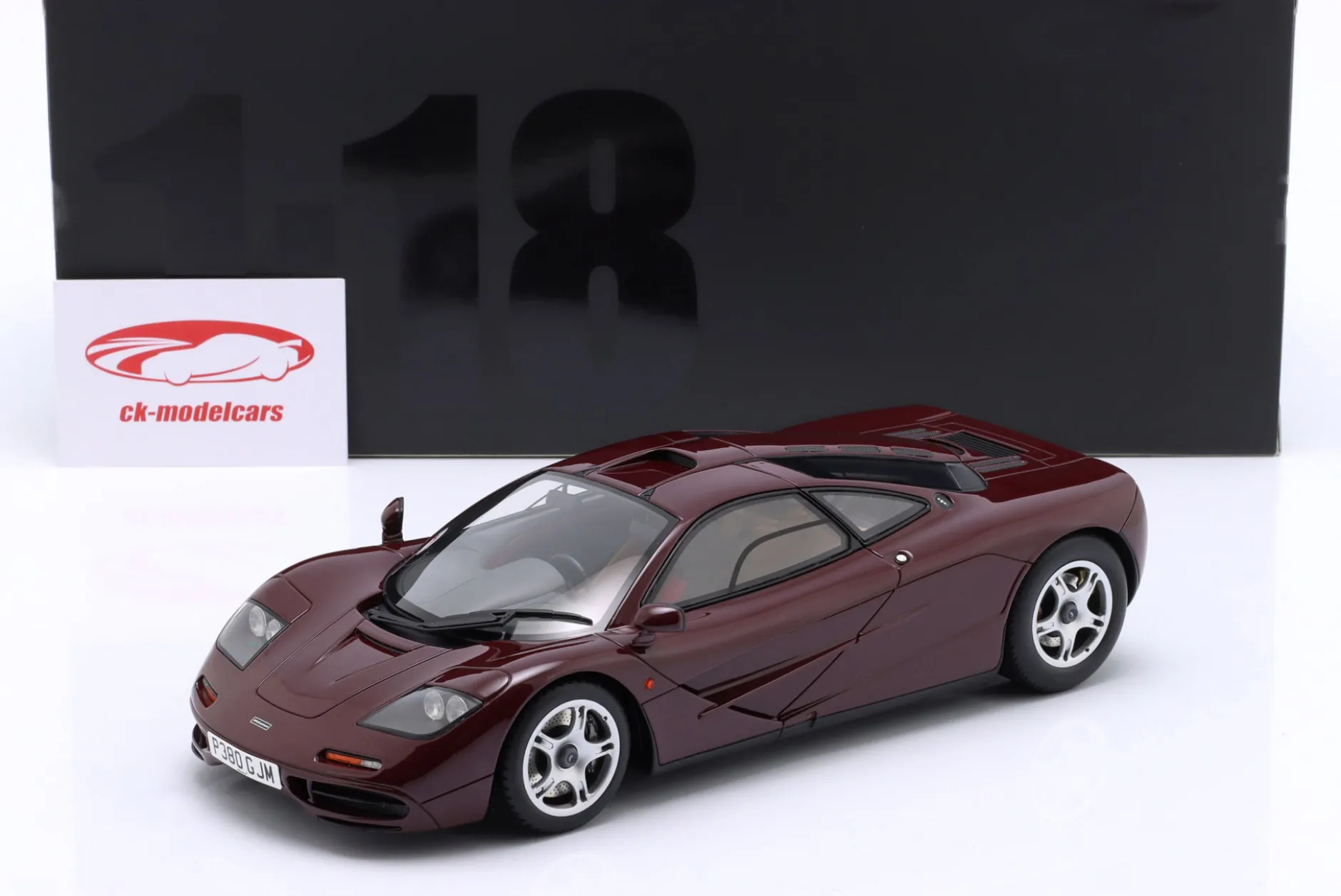McLaren F1 Baujahr 1992 burgundrot 1:18 GT-Spirit