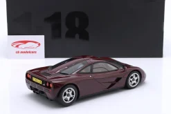 McLaren F1 Baujahr 1992 burgundrot 1:18 GT-Spirit