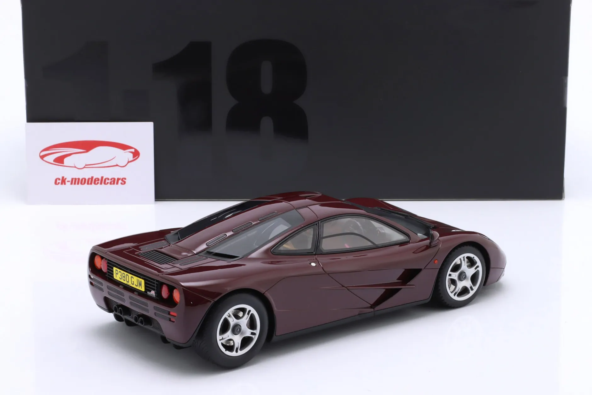 McLaren F1 Baujahr 1992 burgundrot 1:18 GT-Spirit