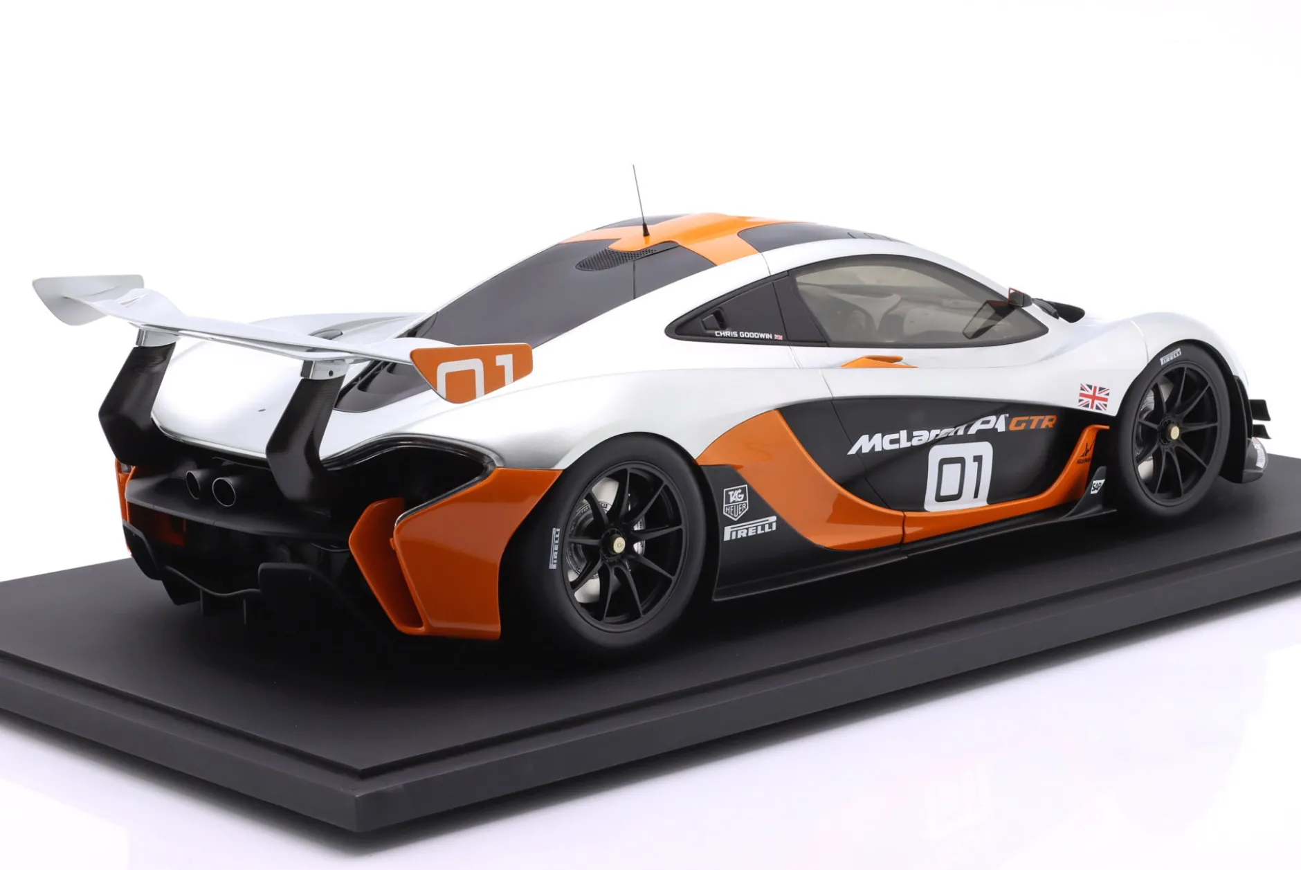 McLaren P1 GTR Pebble Beach 2014 grau / orange / schwarz 1:8 GT-Spirit