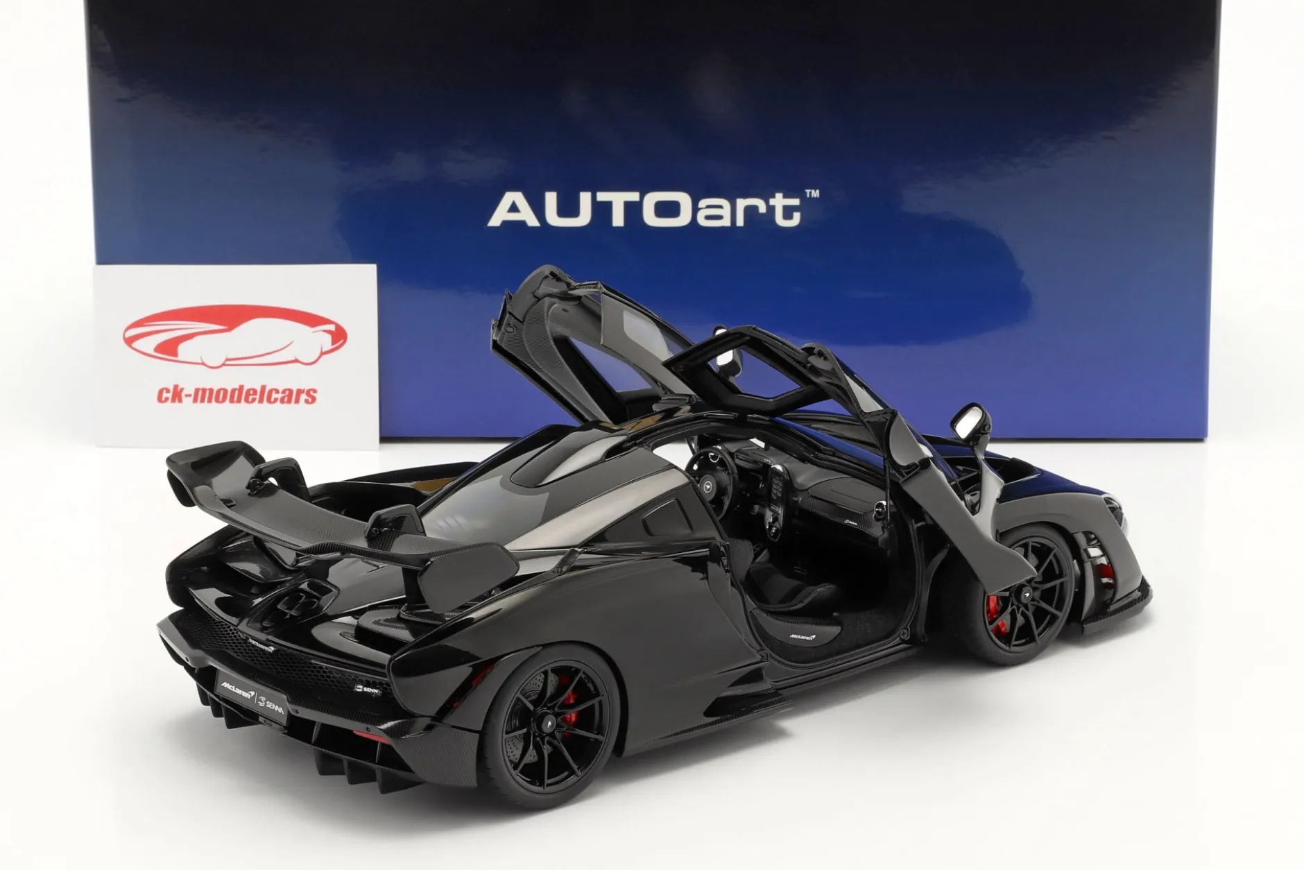 McLaren Senna Baujahr 2018 schwarz 1:18 AUTOart