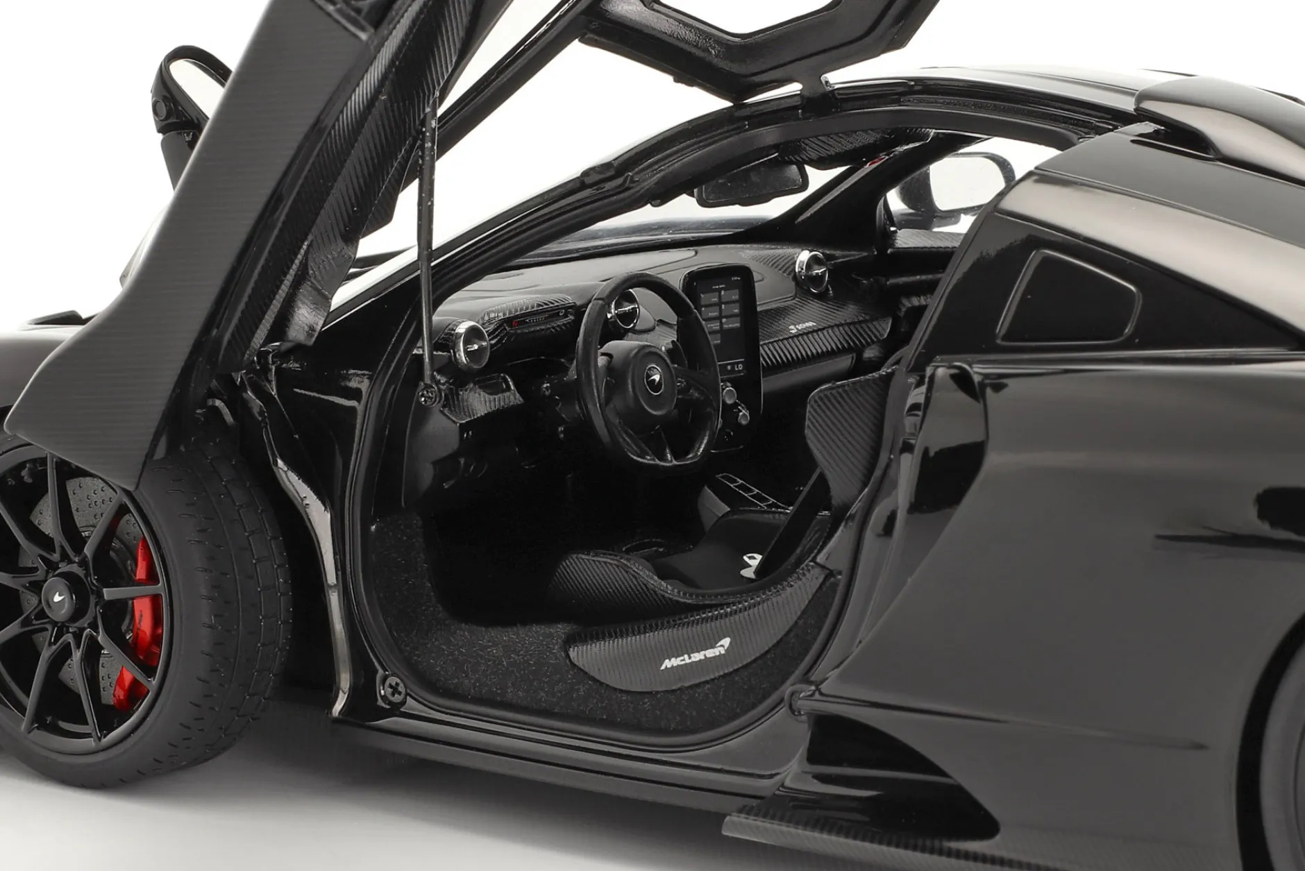 McLaren Senna Baujahr 2018 schwarz 1:18 AUTOart
