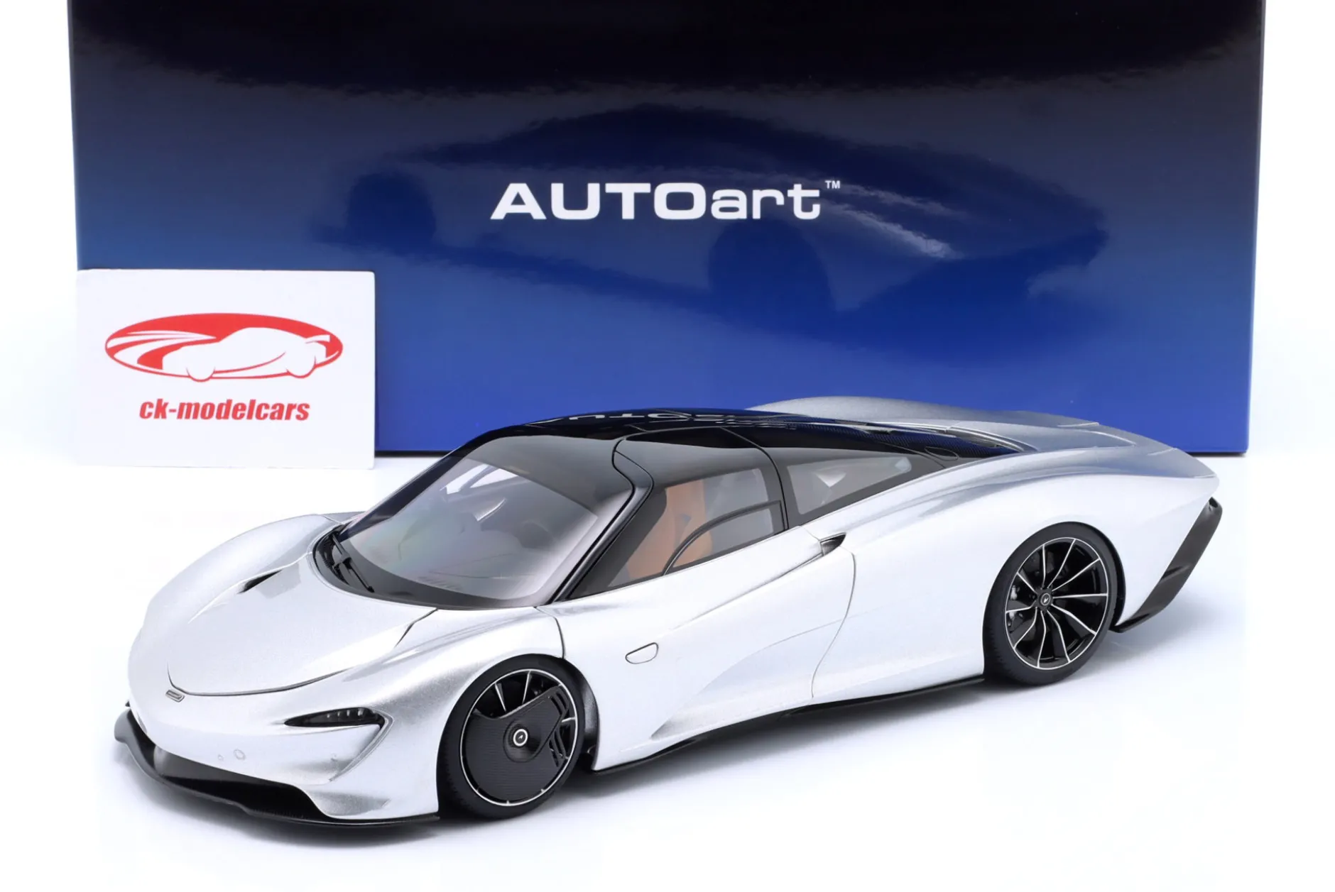 McLaren Speedtail Baujahr 2020 supernova silber 1:18 AUTOart