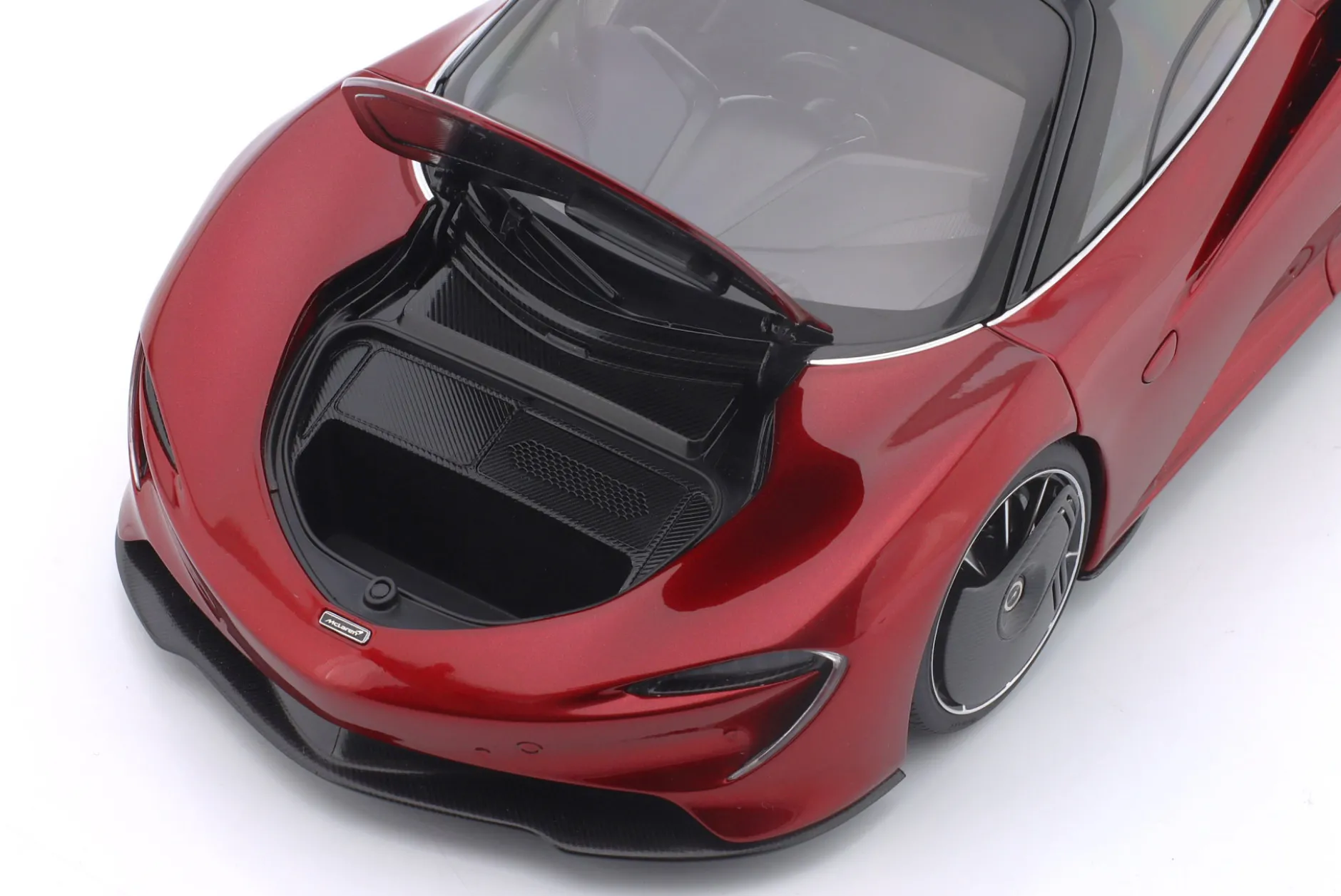 McLaren Speedtail Baujahr 2020 vulkanrot 1:18 AUTOart