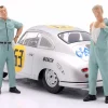 Mechaniker mit blauem Overall skeptisch - Figur 1:18 Figurenmanufaktur