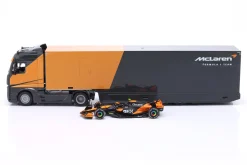 Mercedes-Benz Actros Formel 1 Renntransporter mit McLaren MCL38 #4 Norris 1:43 Bburago