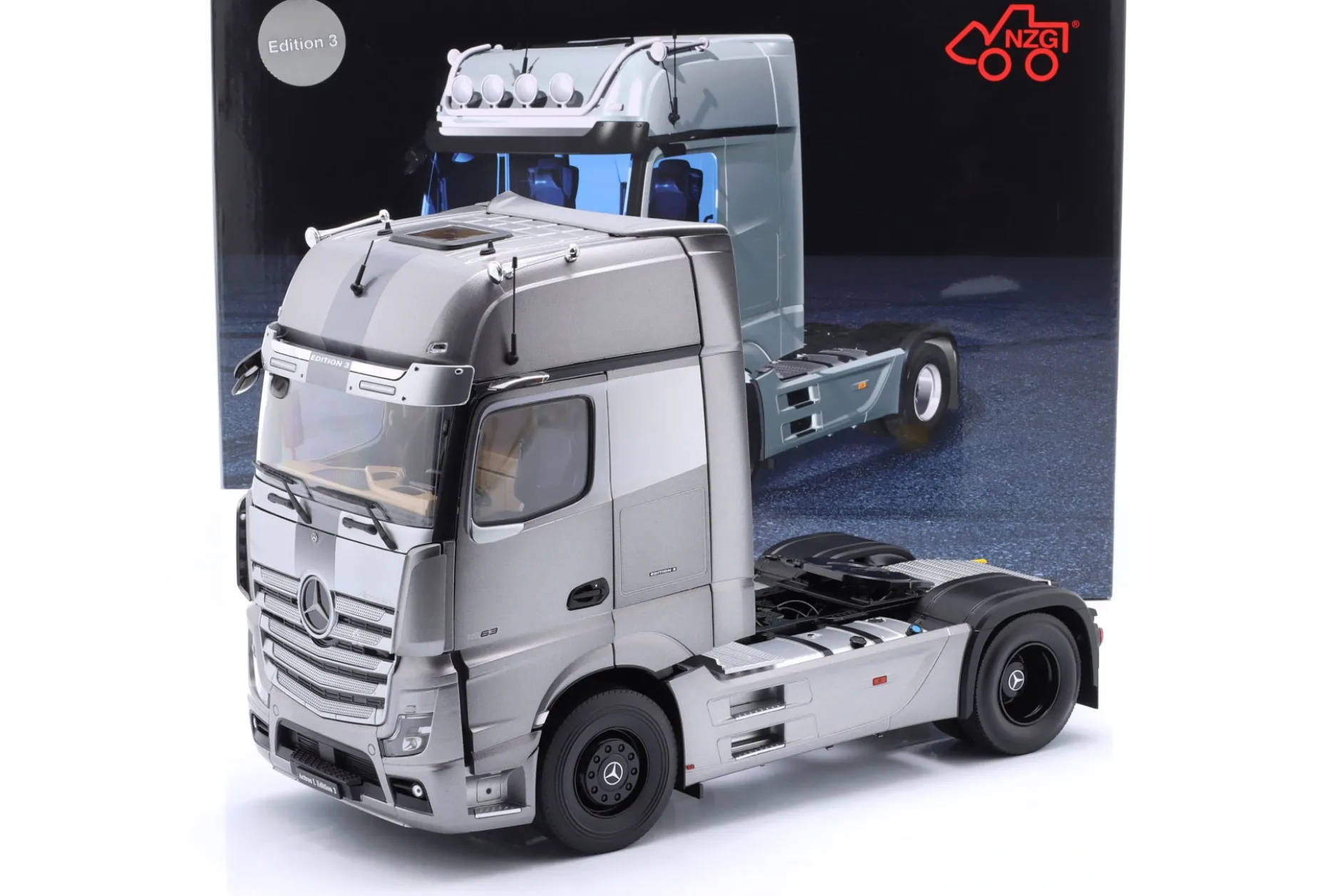 Mercedes-Benz Actros GigaSpace 4x2 SZM Edition 3 grau 1:18 NZG