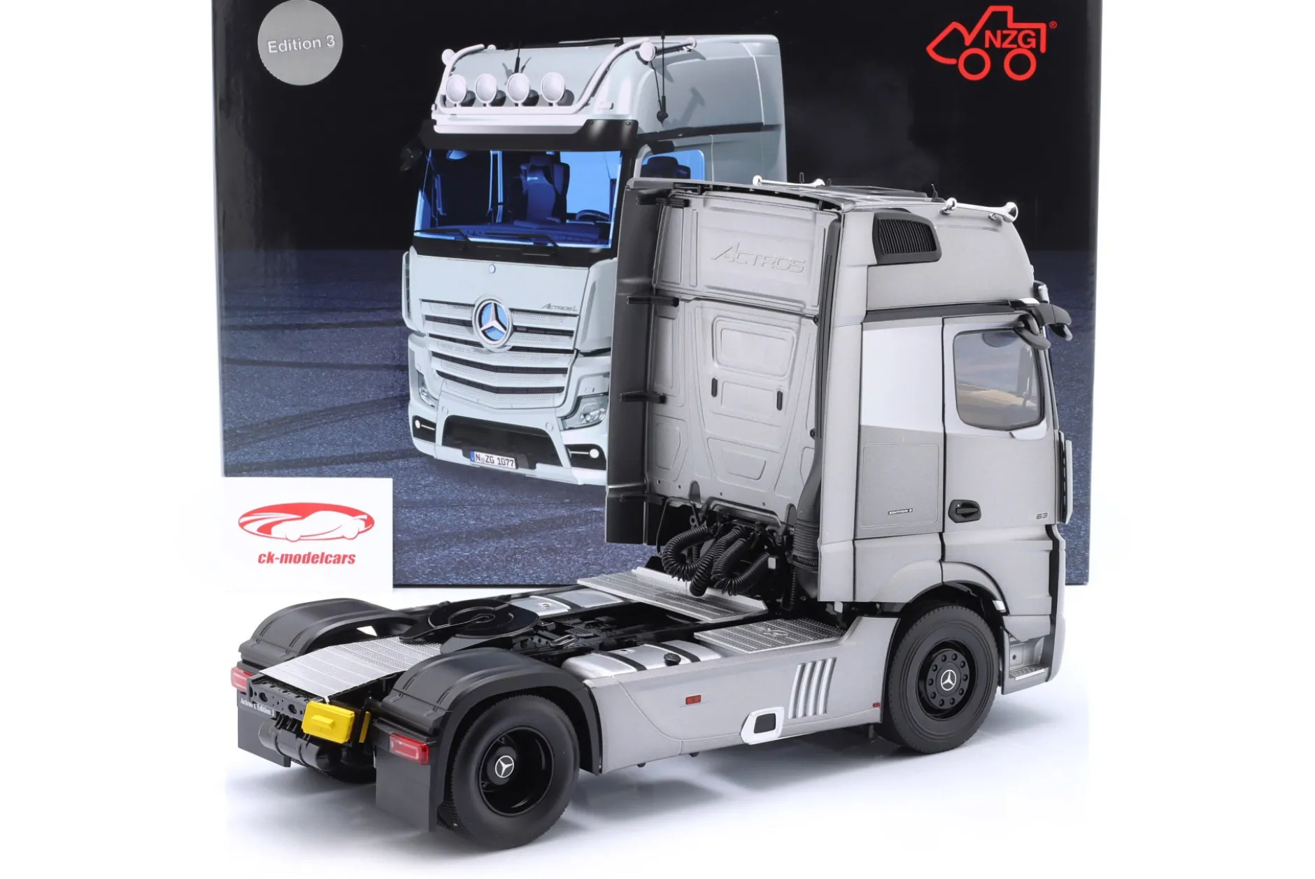 Mercedes-Benz Actros GigaSpace 4x2 SZM Edition 3 grau 1:18 NZG