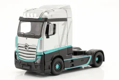 Mercedes-Benz Actros Gigaspace 4x2 Sattelzugmaschine silber / schwarz 1:43 Bburago