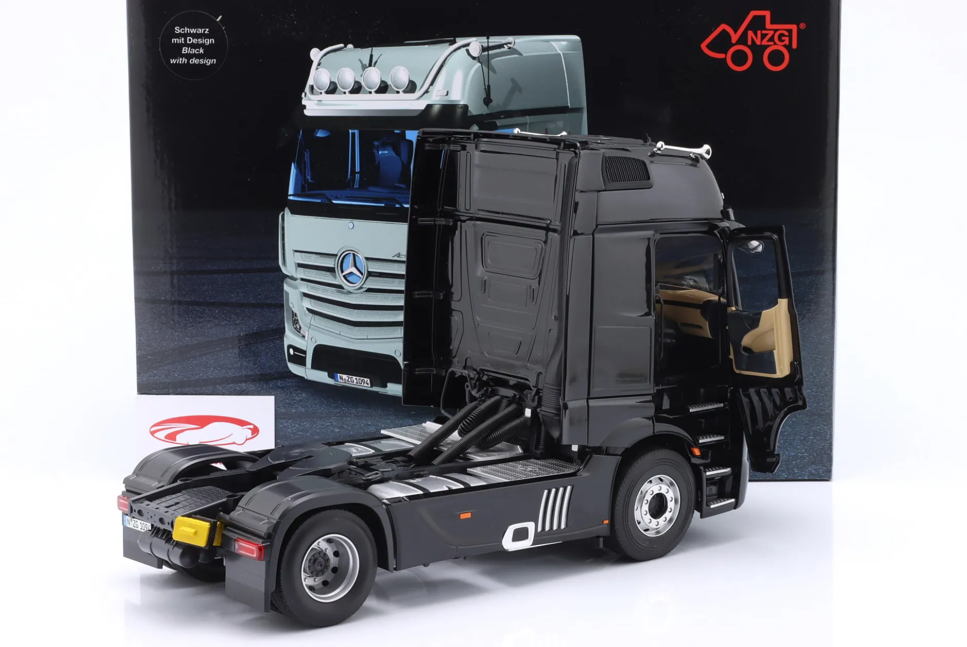 Mercedes-Benz Actros L schwarz mit Design 1:18 NZG
