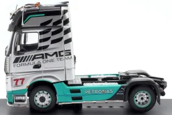 Mercedes-Benz Actros MP4 Sattelzugmaschine 2012 AMG Petronas F1 Team 1:43 Hachette