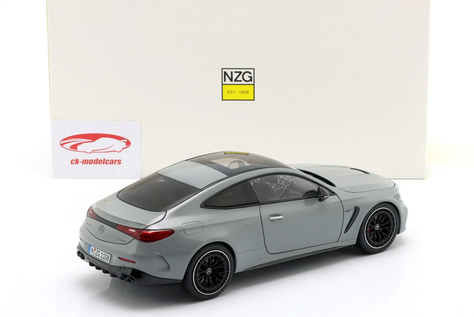 Mercedes-Benz AMG CLE 53 4Matic+ Coupe 2024 alpingrau uni 1:18 NZG